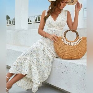 ☀️BNWOT Floral Print Guipure Lace Insert Ruffle Trim Dress!